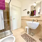 Near The Old Town And Center Of - Private Parking Spot On The River - Amazing View Apartamento