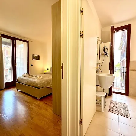 Near The Old Town And Center Of - Private Parking Spot On The River - Amazing View *