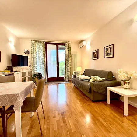 Near The Old Town And Center Of - Private Parking Spot On The River - Amazing View *