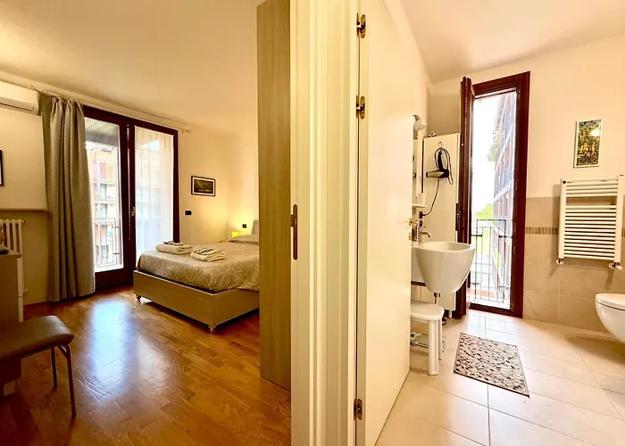 Near The Old Town And Center Of - Private Parking Spot On The River - Amazing View *