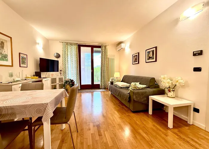 Near The Old Town And Center Of - Private Parking Spot On The River - Amazing View *