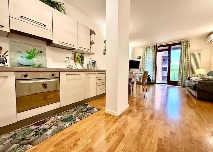 Near The Old Town And Center Of - Private Parking Spot On The River - Amazing View * Ferrara